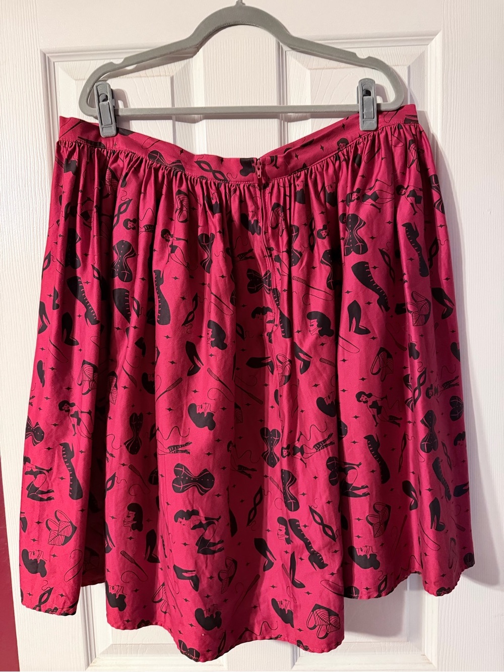 Deadly Dames Fetish Skirt - Picture 5 of 6